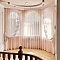 Фото штор в холл второго этажа классического восточного дома 2023