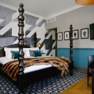 Фото номер в отеле The Dog & Fox Hotel Лондон