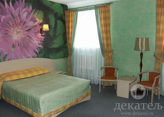 Фото шторы и покрывало для гостиничного номера. Гостиница "Капитан". Аэропорт Толмачёво