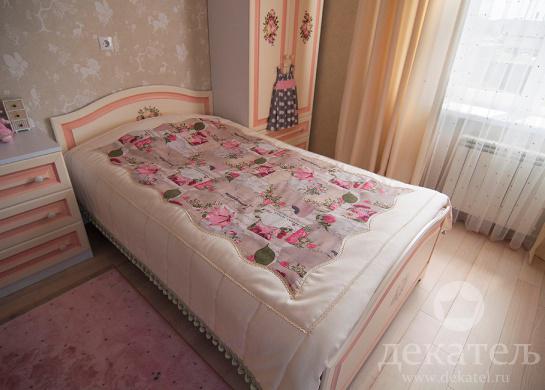 Фото шторы и покрывало для детской  девочки загородного дома