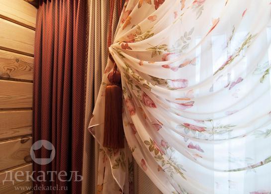 Фото фрагмент штор для гостиной загородного дома 2016