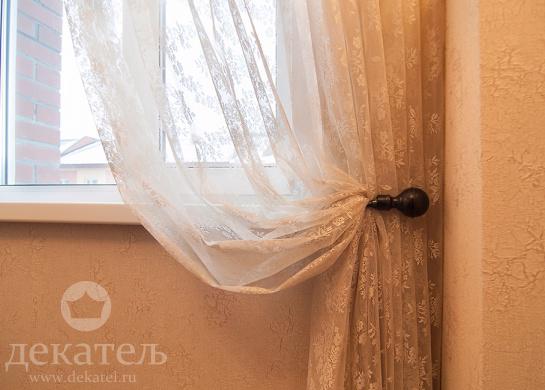 Фото фрагмент штор для холла загородного дома 2017