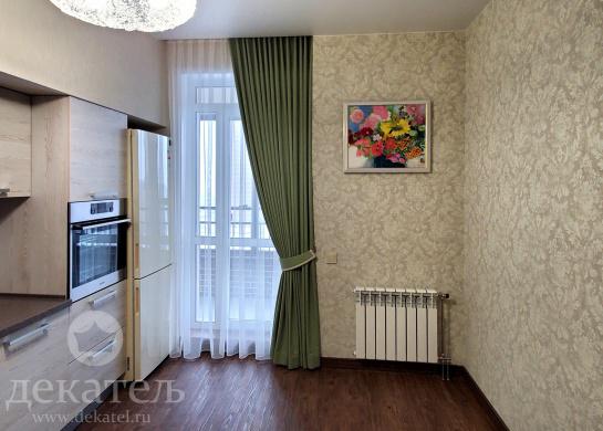 Фото шторы на подхвате для кухни 